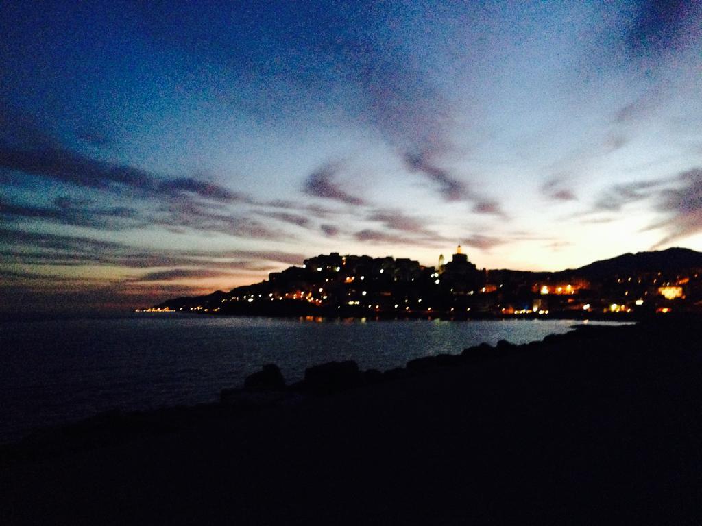Appartamento Vista Mare Con Piscina Cala Di Sole Imperia Luaran gambar