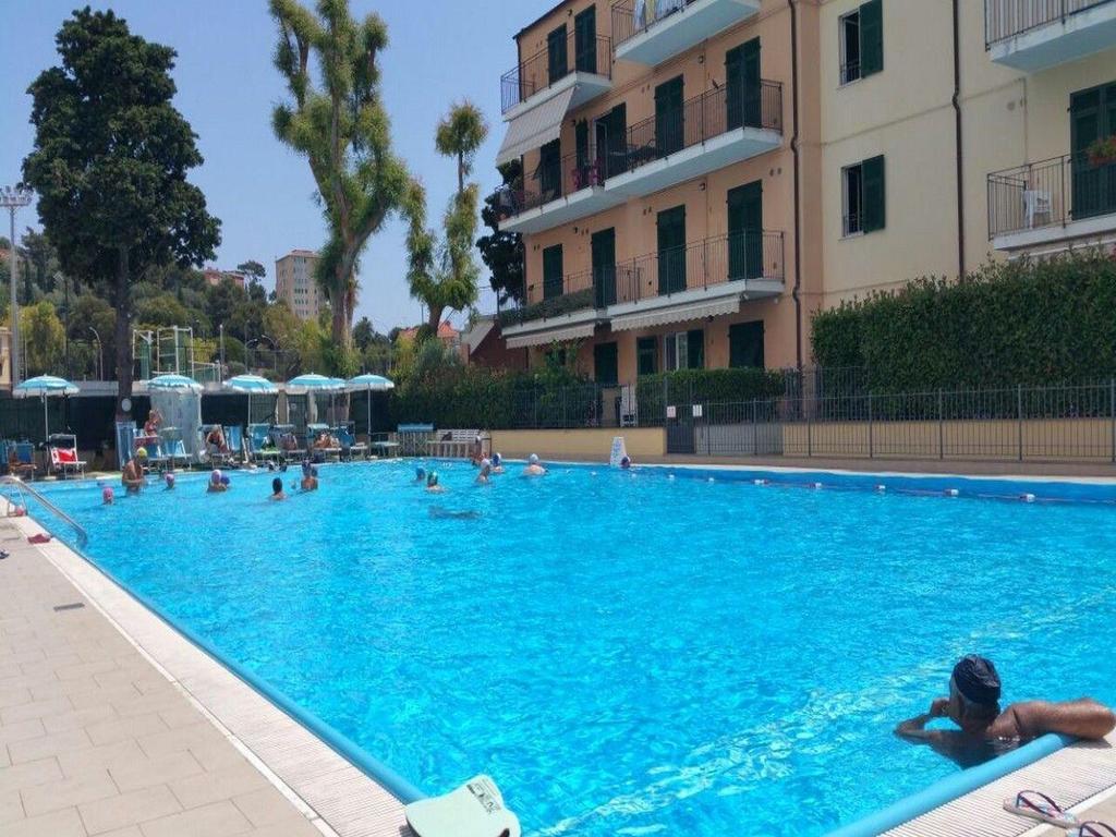 Appartamento Vista Mare Con Piscina Cala Di Sole Imperia Luaran gambar
