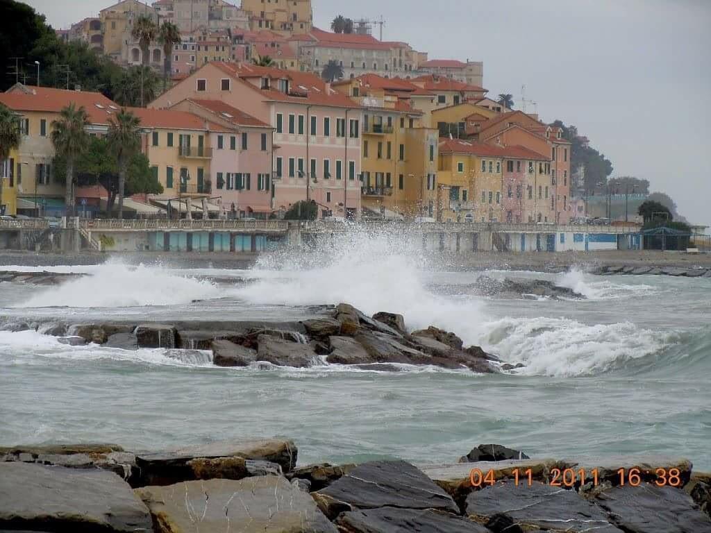 Appartamento Vista Mare Con Piscina Cala Di Sole Imperia Luaran gambar